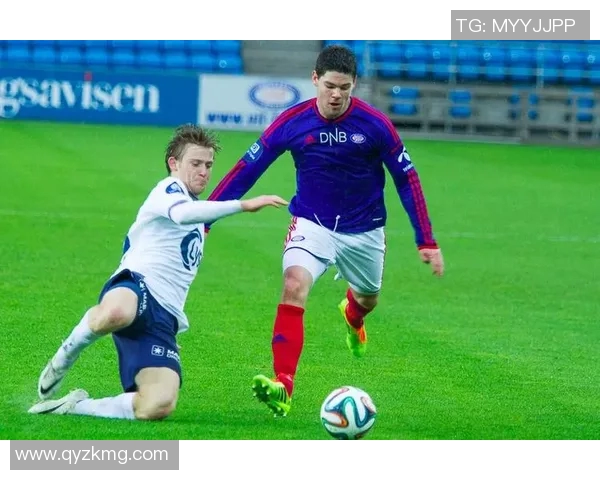 瓦勒伦与维京的精彩对决揭示足球战术与团队协作的魅力 瓦勒伦与维京的精彩对决揭示足球战术与团队协作的魅力